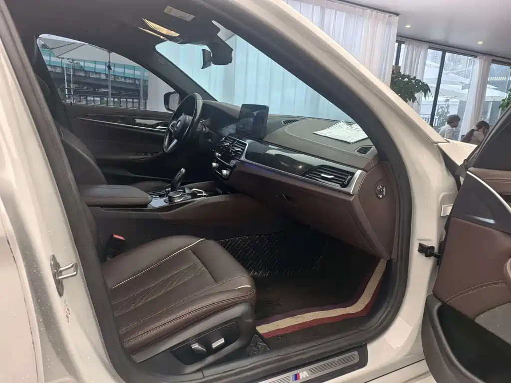 BMW 5 Series — миниатюра 16