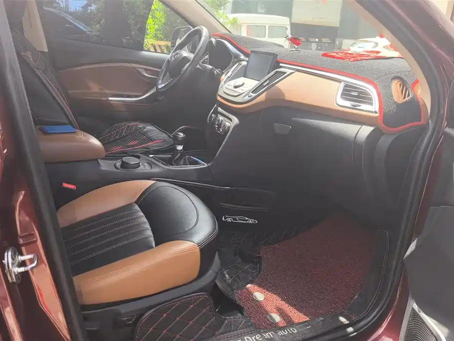 Soueast DX7 2015 1.5T MT Elite