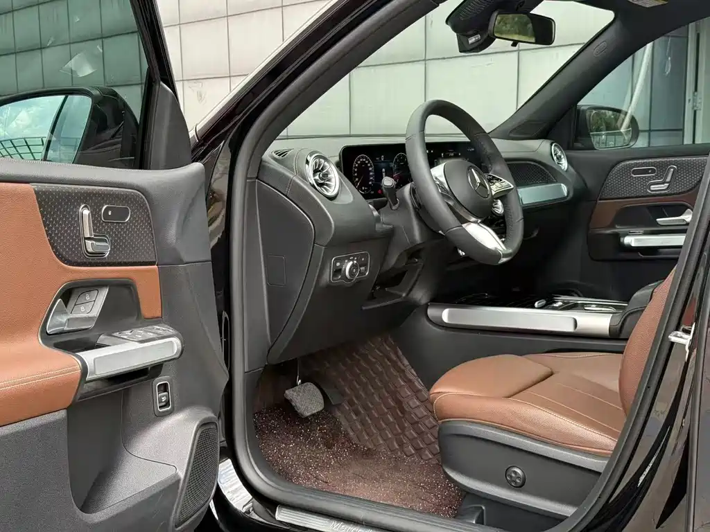 Mercedes-Benz GLB — миниатюра 16