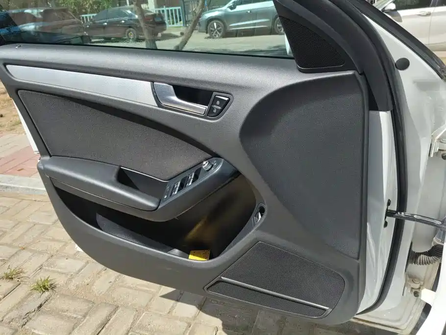 Audi A4L — миниатюра 7