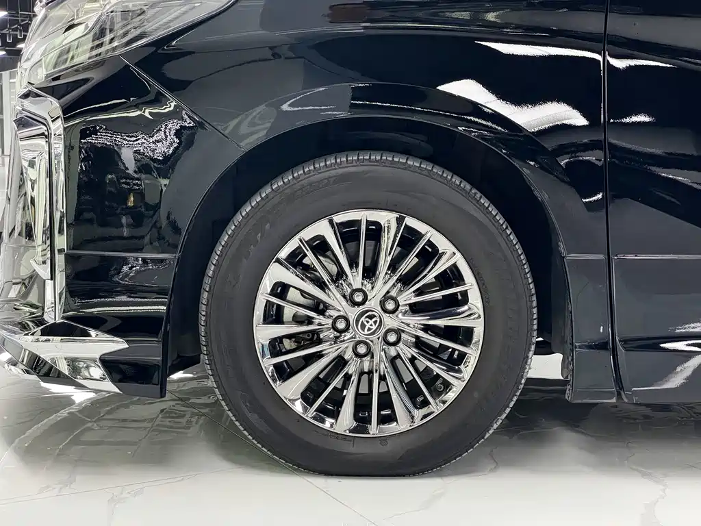 Toyota Alphard — миниатюра 28