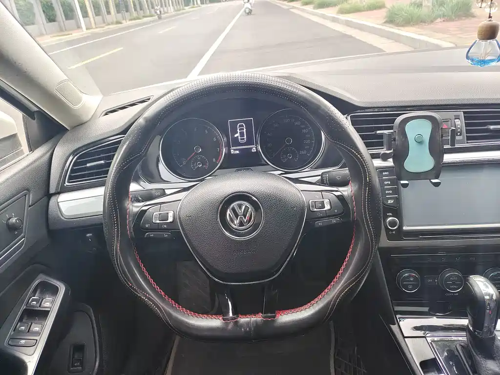 Volkswagen Lamando 2017 280TSI DSG Comfort