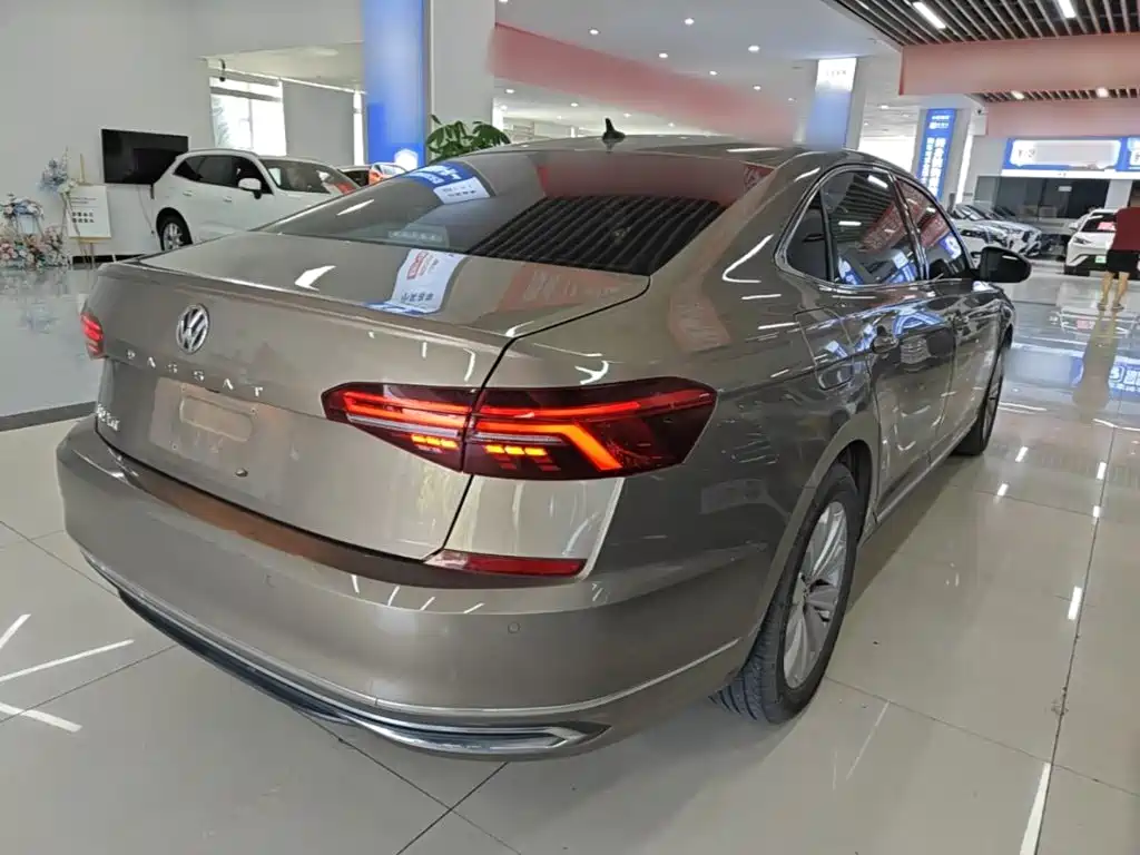 Volkswagen Passat — миниатюра 7