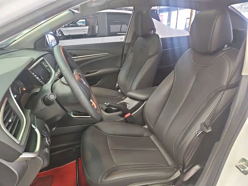 Buick Excelle — миниатюра 10
