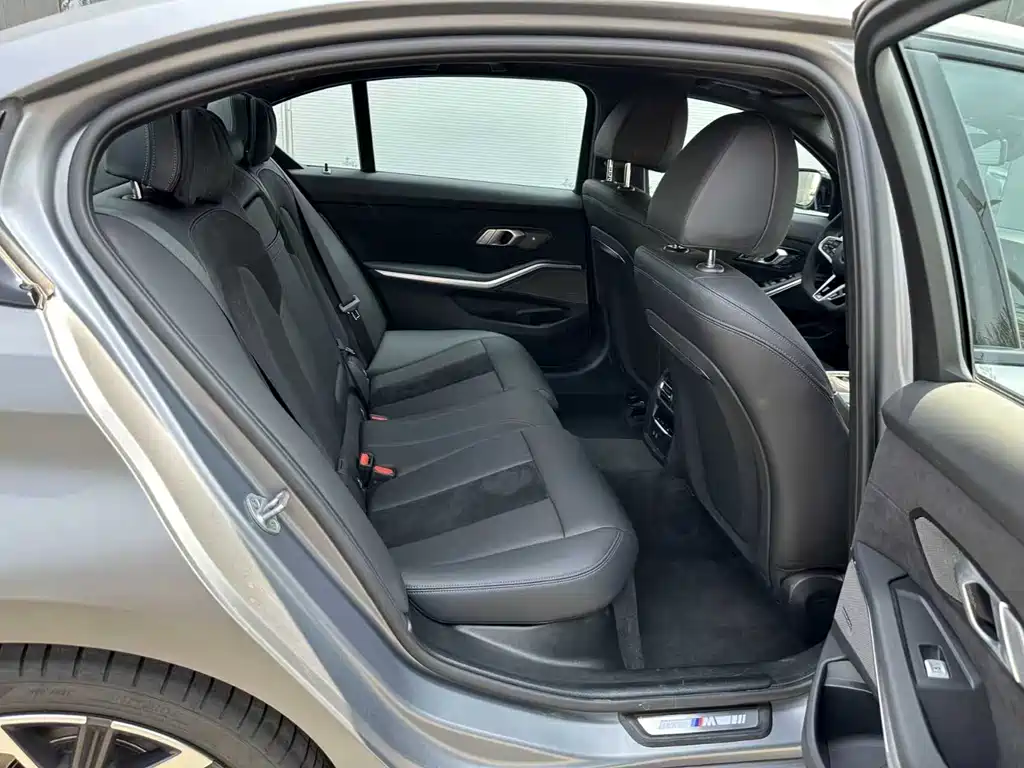BMW 3 Series 3 2025 330Li 50
