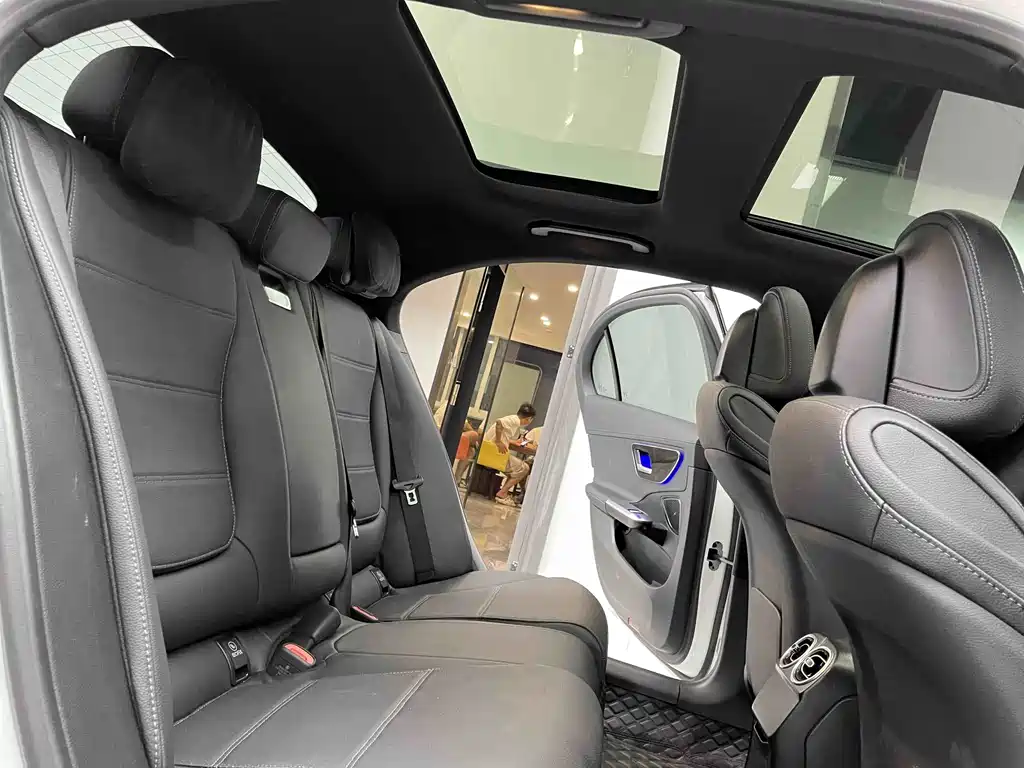 Mercedes-Benz C-Class — миниатюра 5