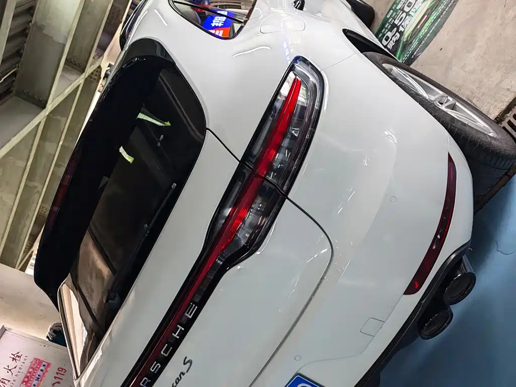 Porsche Macan — миниатюра 2