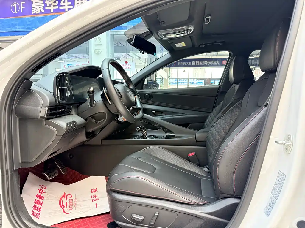 Hyundai Elantra — миниатюра 7