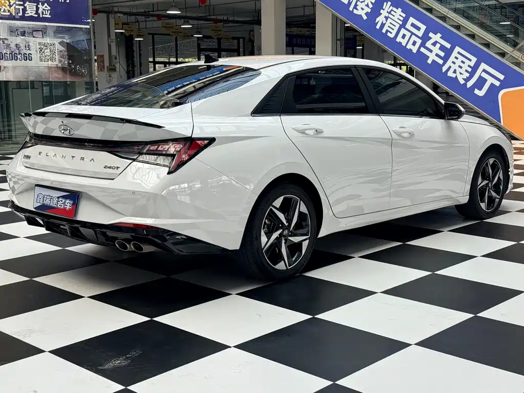 Hyundai Elantra — миниатюра 4