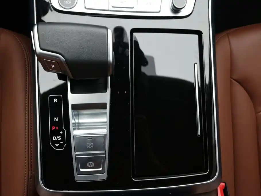 Audi Q7 — миниатюра 8