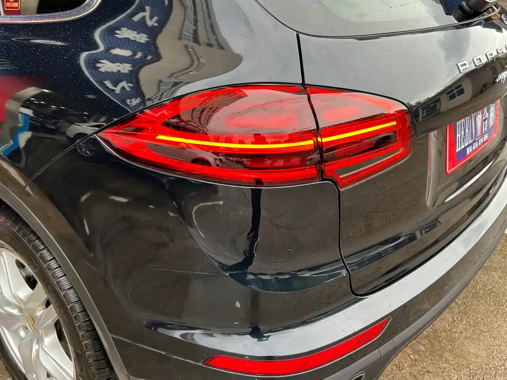 Porsche Cayenne — миниатюра 8