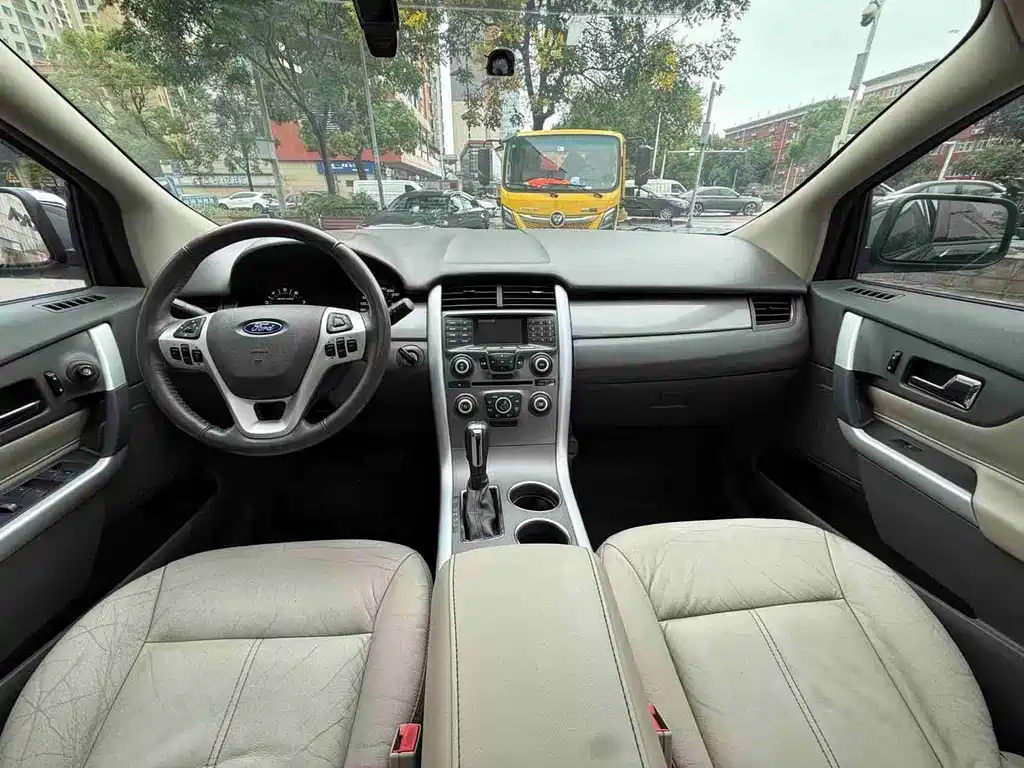 Ford Edge (Import) — миниатюра 9