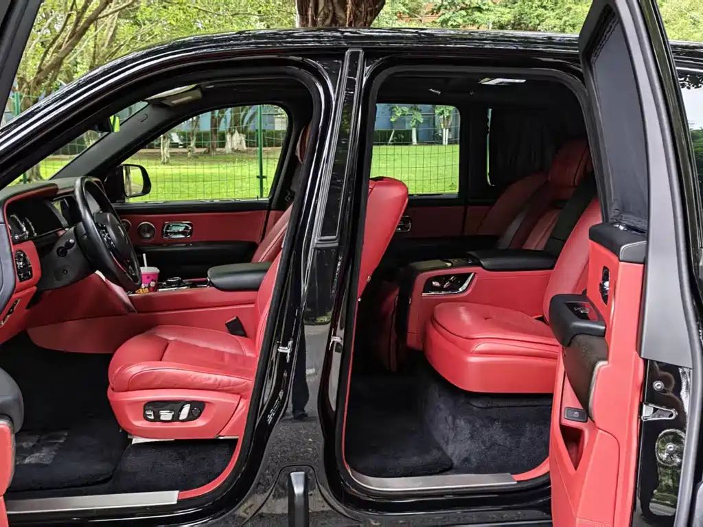 Rolls-Royce Cullinan 4-seat Edition, фото 5