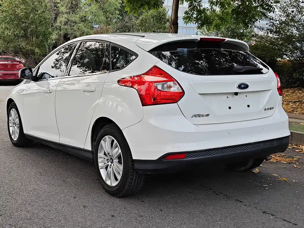 Ford Focus — миниатюра 7