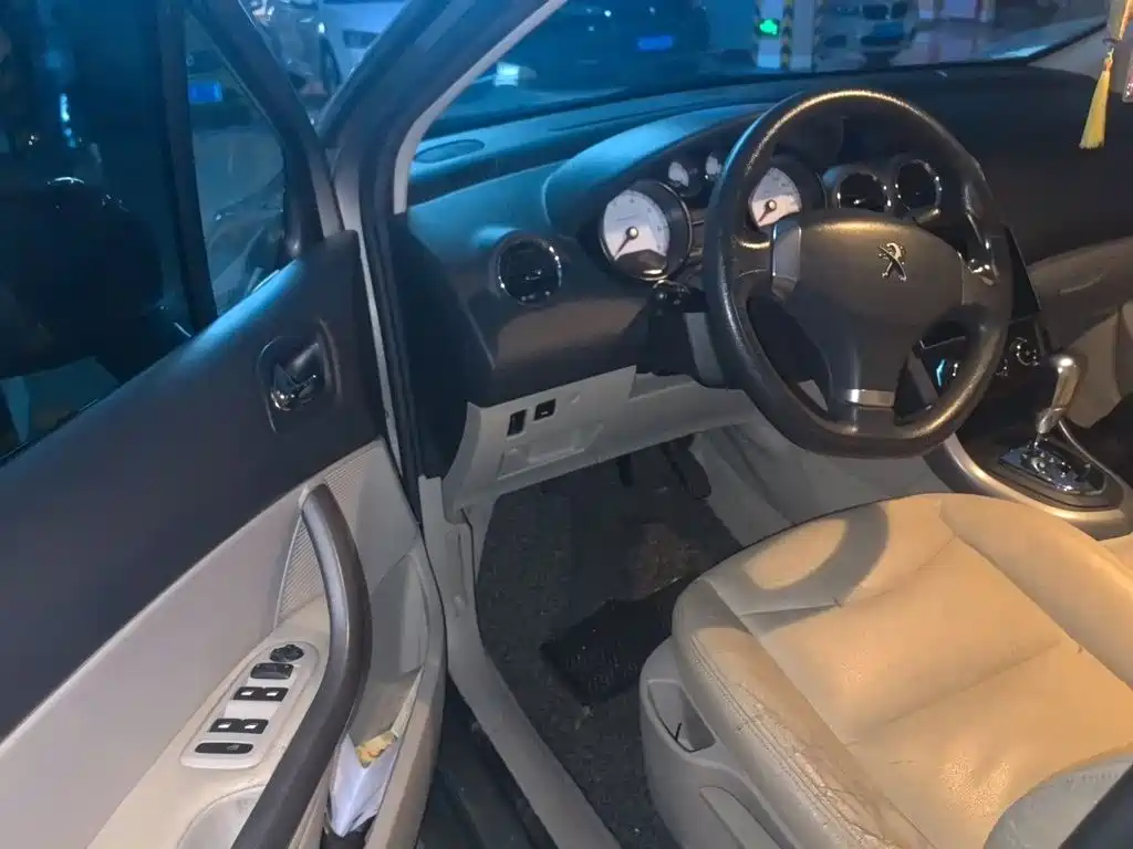 Peugeot 408 — миниатюра 17