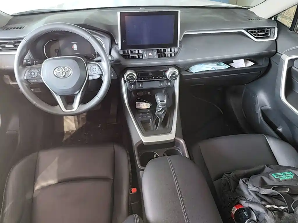 Toyota RAV4 — миниатюра 14
