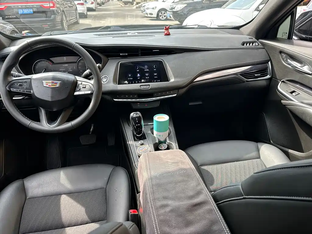 Cadillac XT4 — миниатюра 7