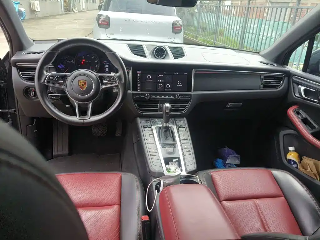 Porsche Macan — миниатюра 10