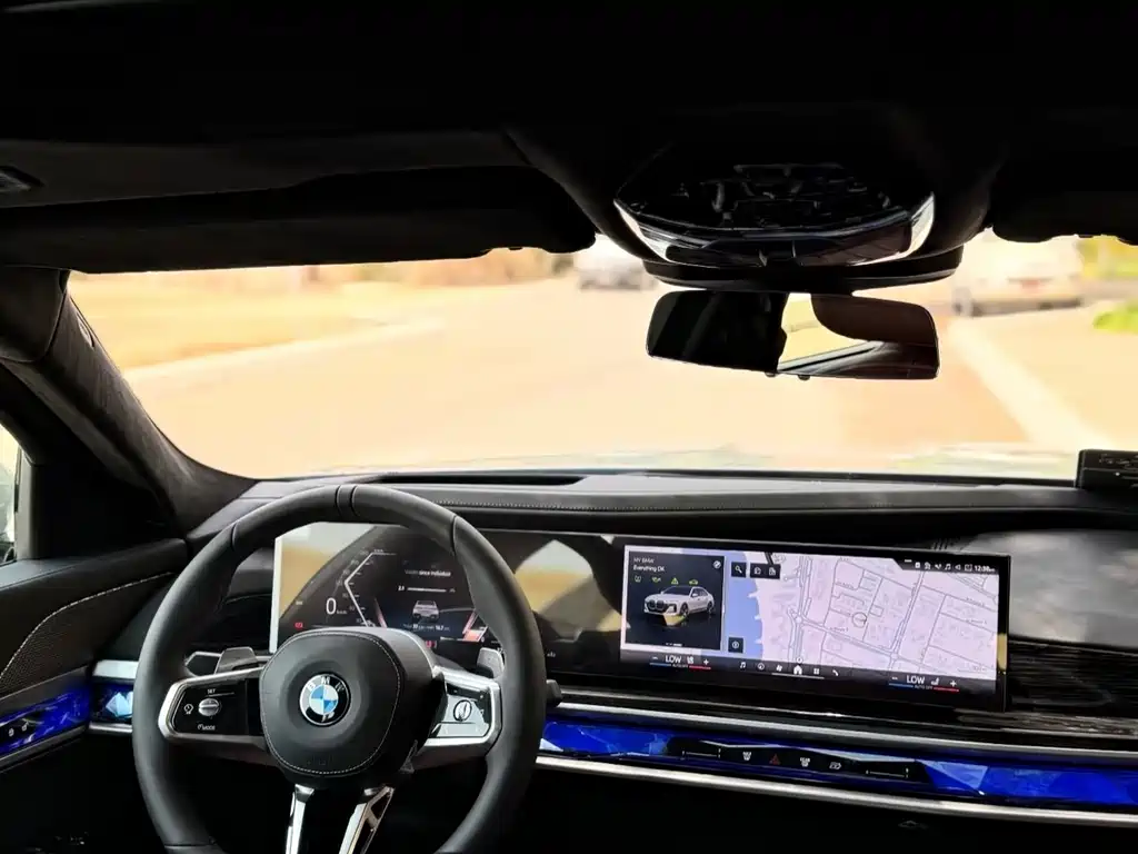 BMW 7 Series — миниатюра 5