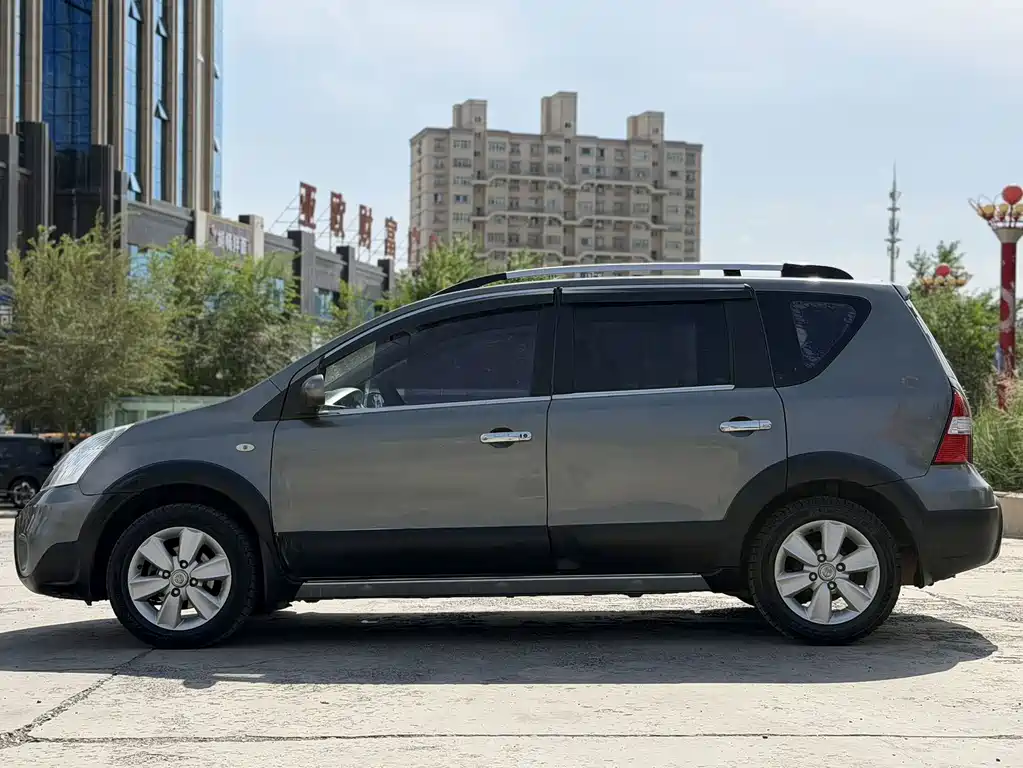 Nissan Livina — миниатюра 10