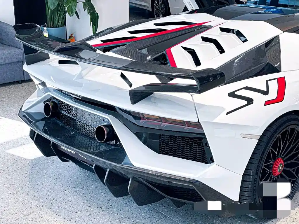 Lamborghini Aventador — миниатюра 6