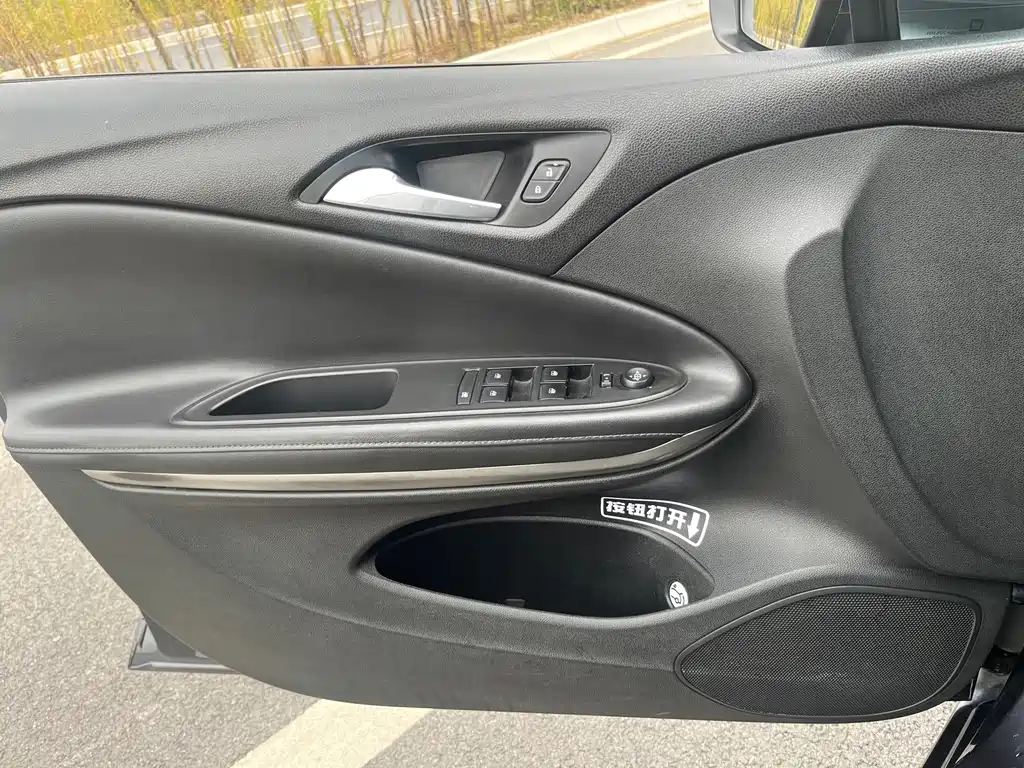 Buick Verano — миниатюра 9