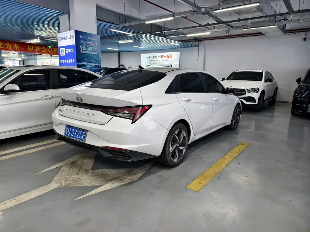 Hyundai Elantra — миниатюра 14
