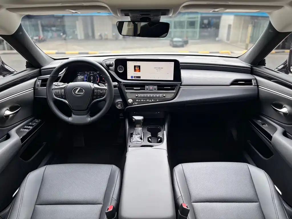 Lexus ES 2023 200