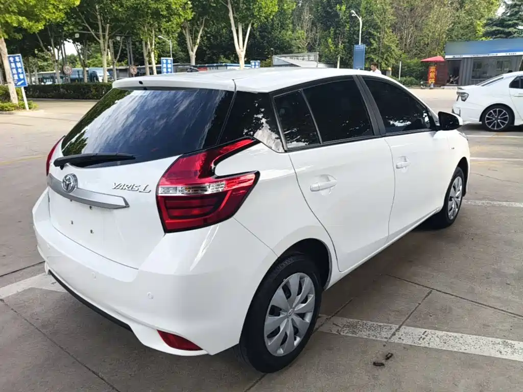 Toyota Yaris L — миниатюра 7