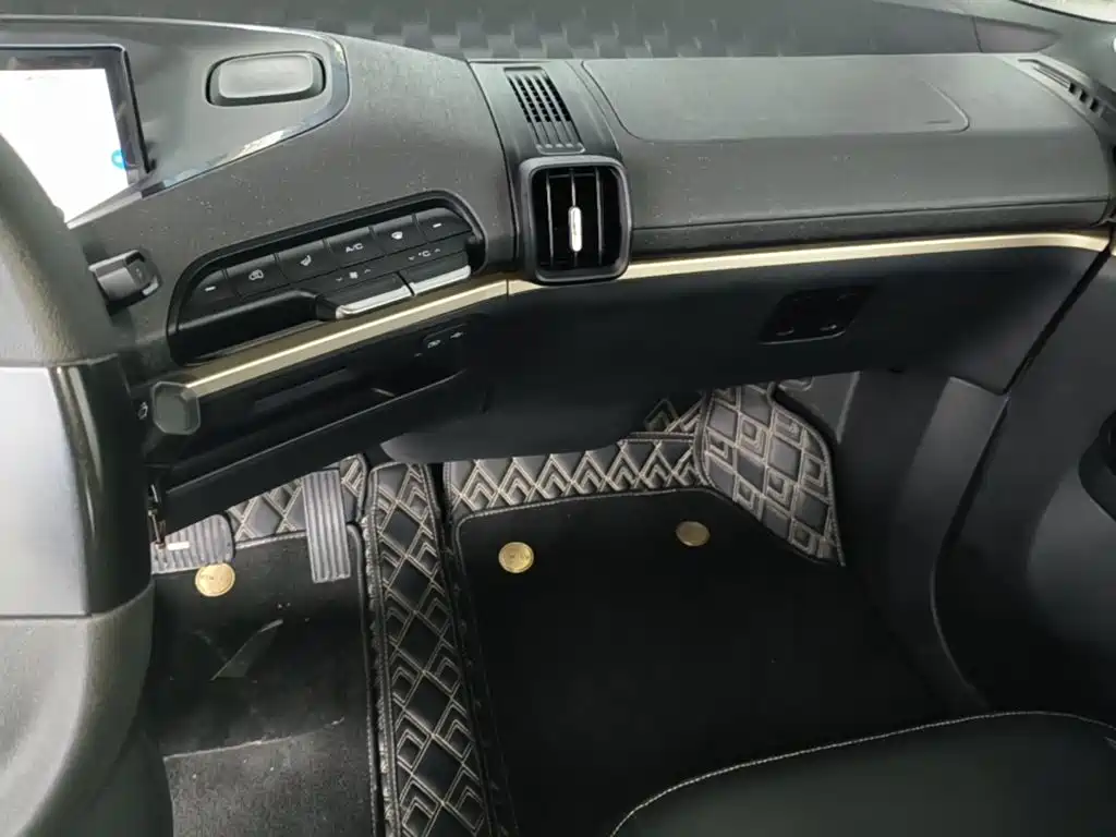 Baojun KiWi EV — миниатюра 13