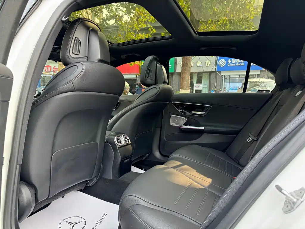 Mercedes-Benz C-Class — миниатюра 9