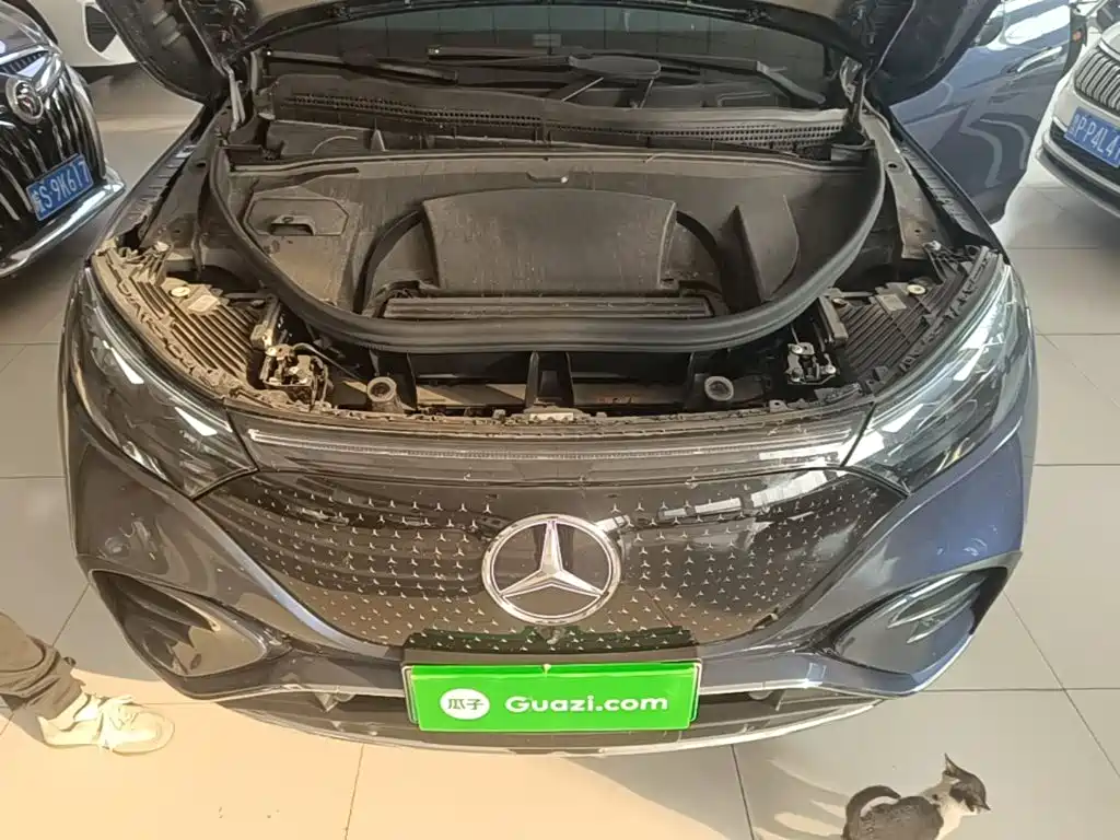 Mercedes-Benz EQE SUV — миниатюра 20