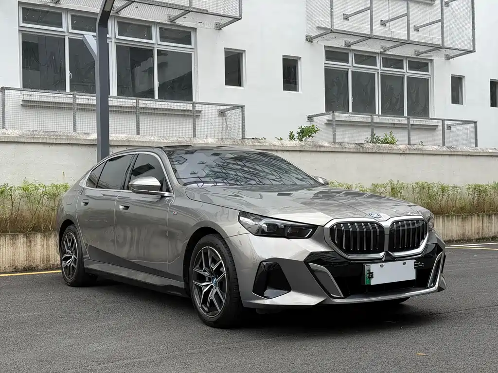 BMW i5 — миниатюра 3