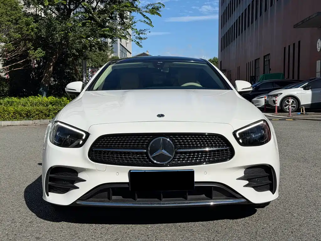 Mercedes-Benz E-Class (Import) — миниатюра 3