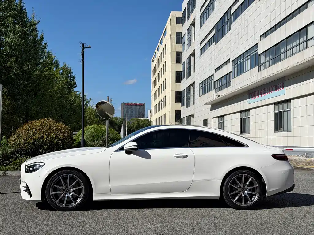Mercedes-Benz E-Class (Import) — миниатюра 5