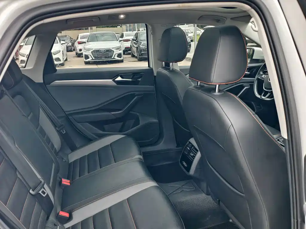 Volkswagen Sagitar — миниатюра 8