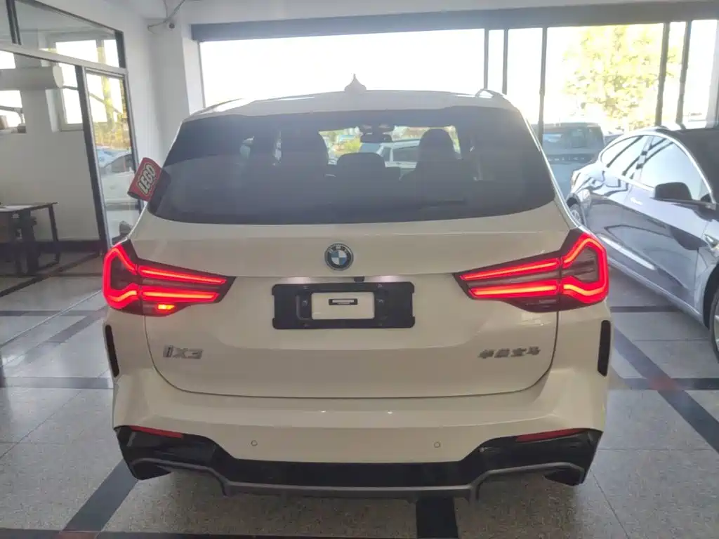 BMW iX3 — миниатюра 6