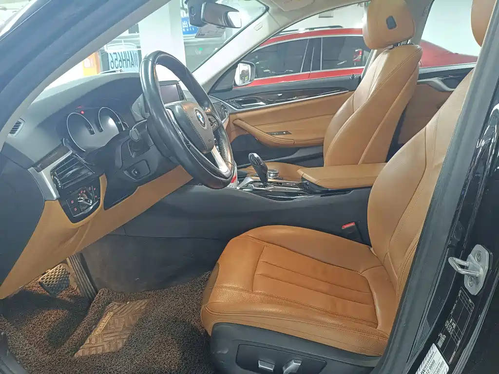 BMW 5 Series — миниатюра 5