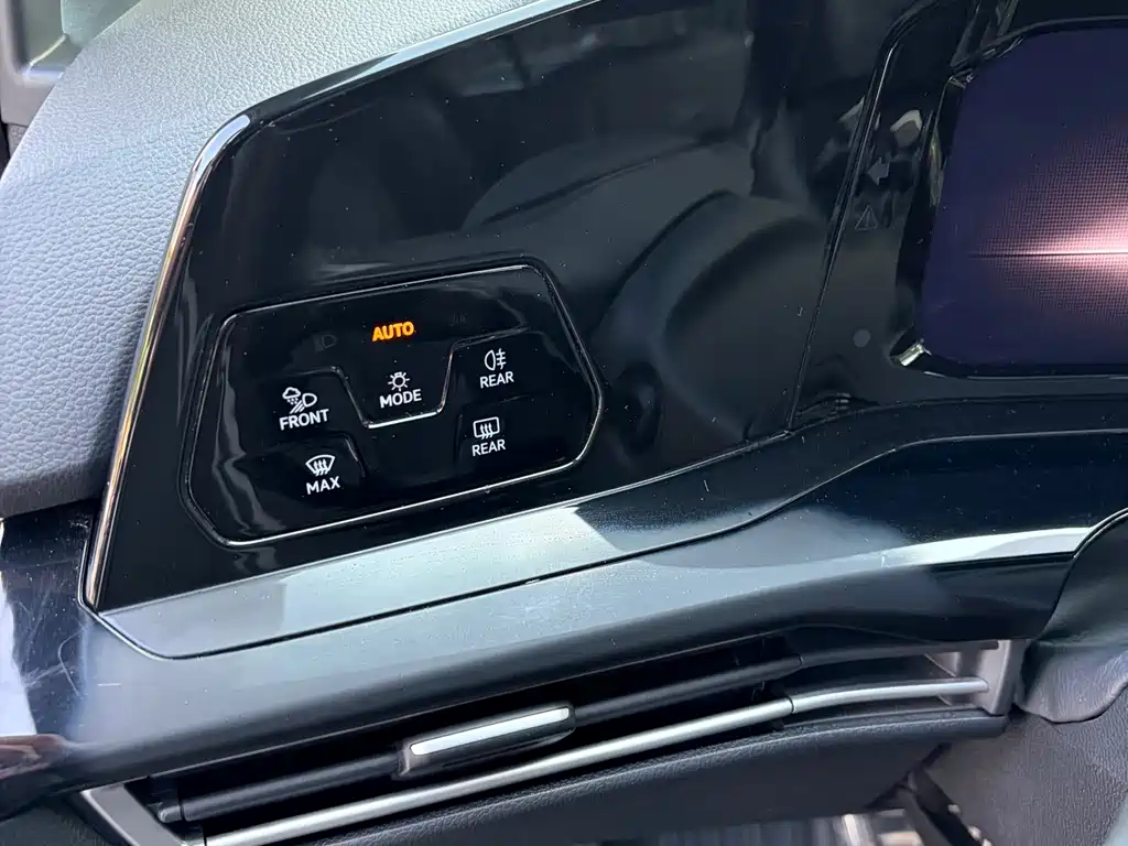 Volkswagen Golf — миниатюра 10