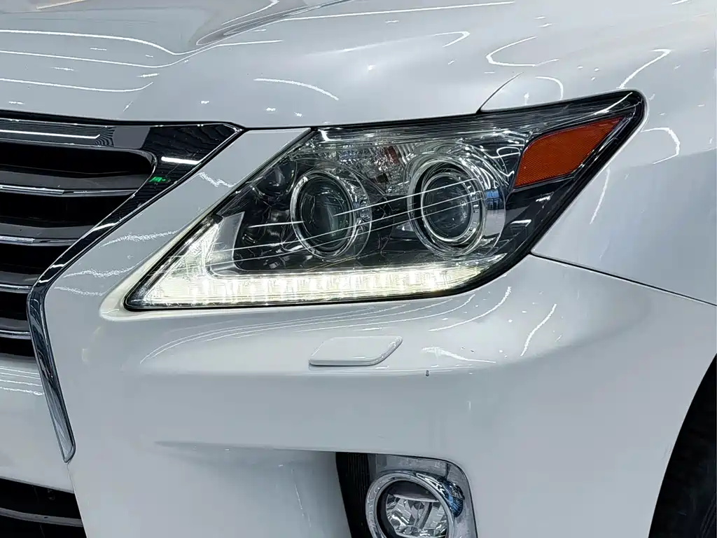Lexus LX 2013 570