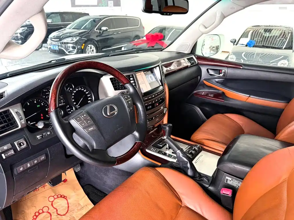 Lexus LX 2013 570