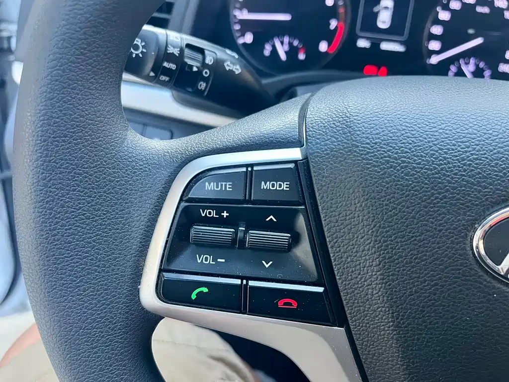 Hyundai Elantra 2018 1.6L AT 15