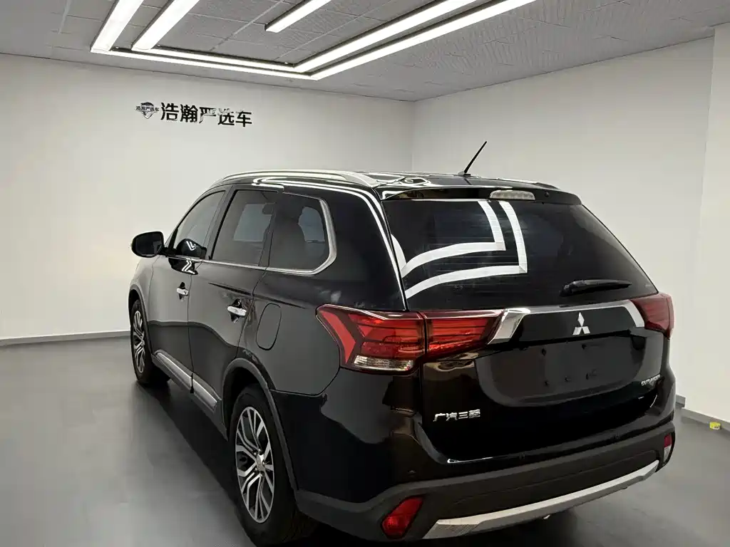 Mitsubishi Outlander — миниатюра 4