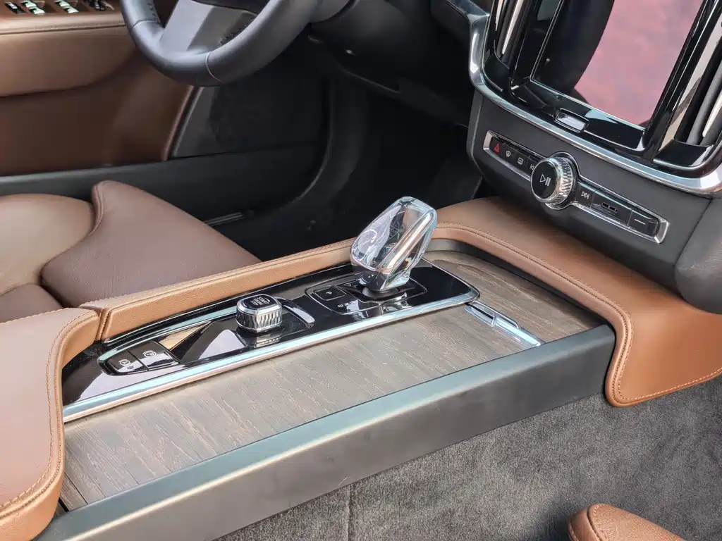 Volvo S90 — миниатюра 16