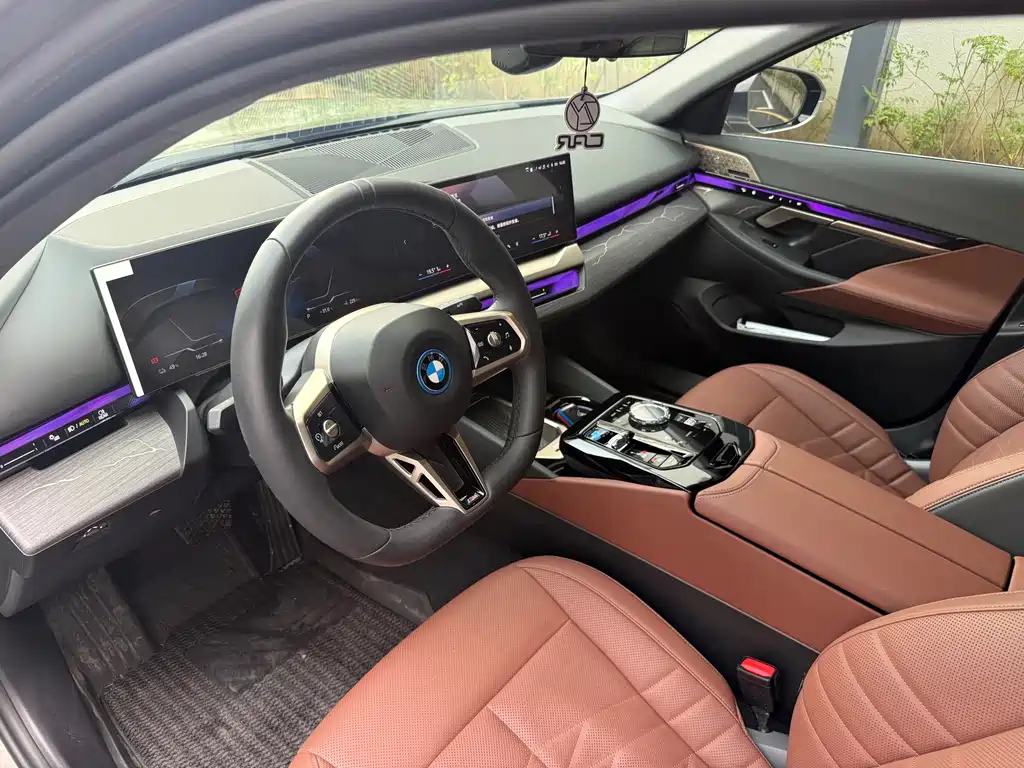 BMW i5 — миниатюра 13