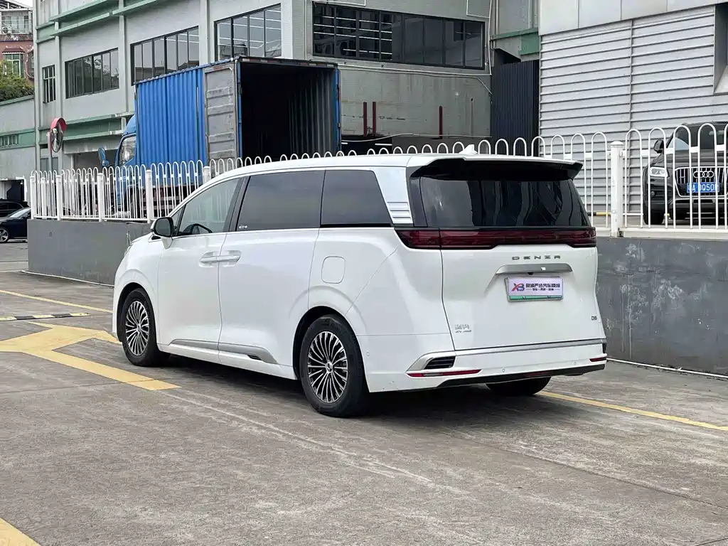Denza D9 2022 EV 600 Flagship