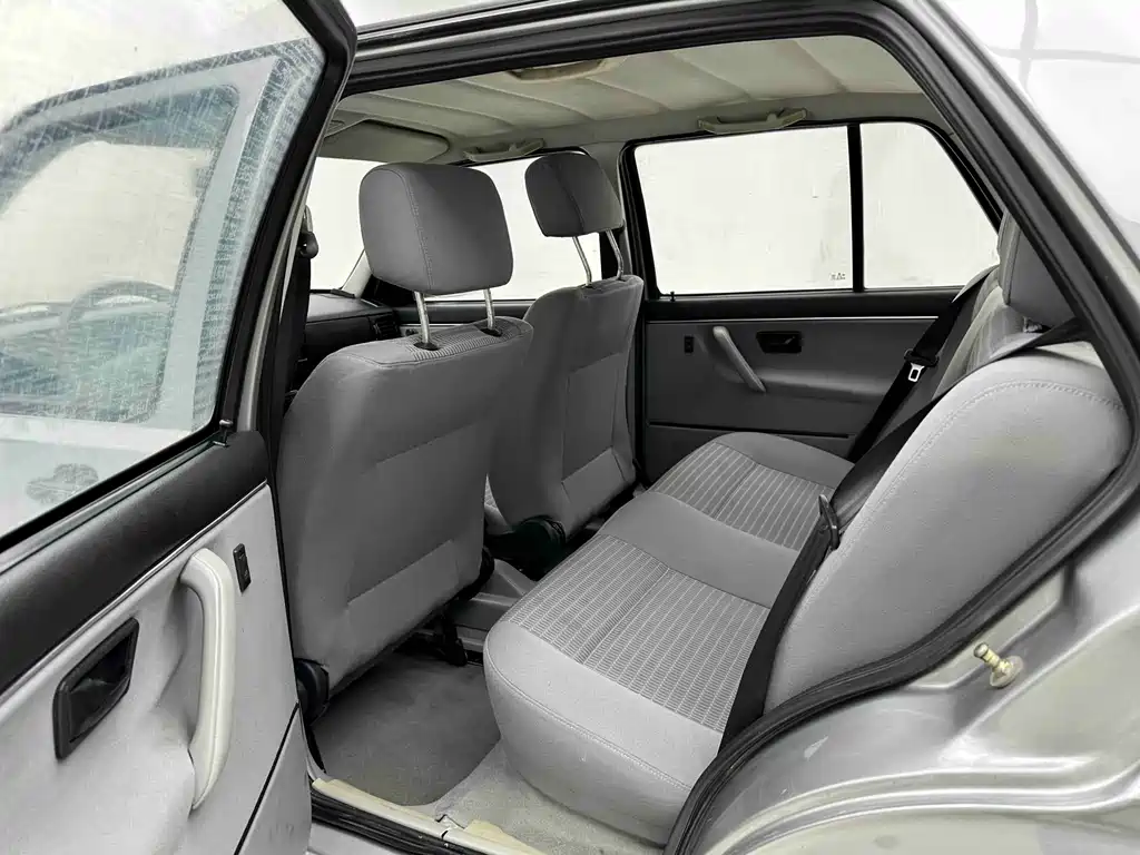 Volkswagen Jetta — миниатюра 10