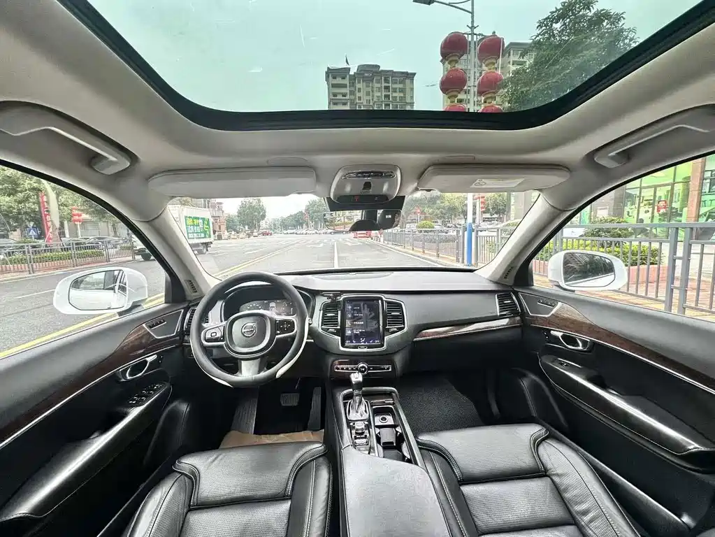 Volvo XC90 — миниатюра 12