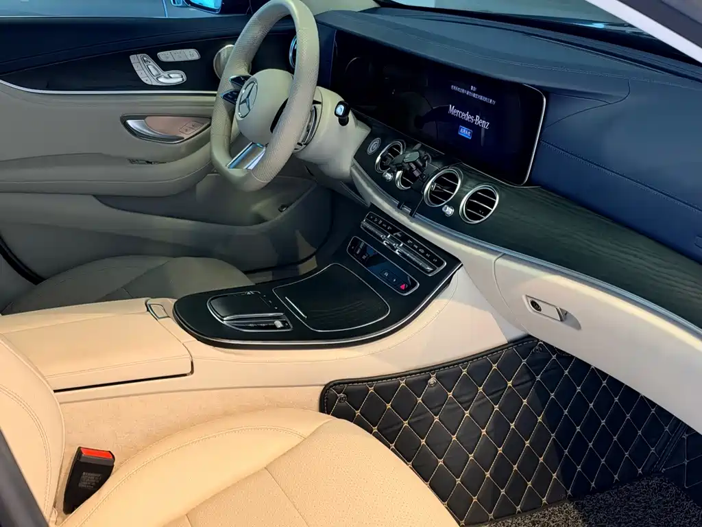 Mercedes-Benz E-Class — миниатюра 4