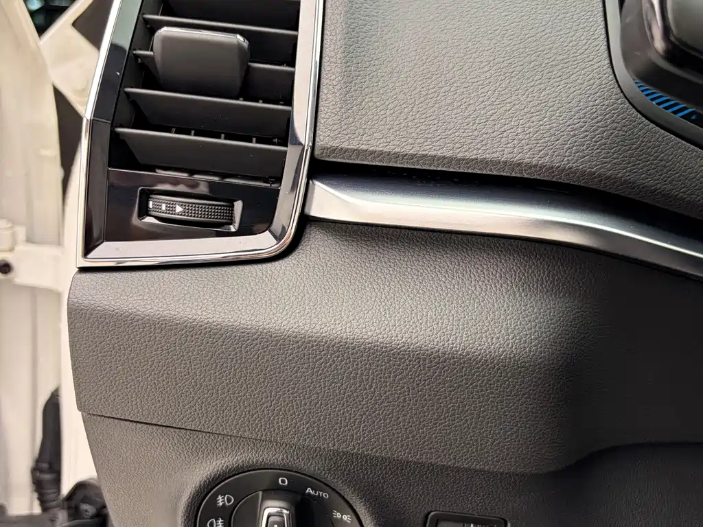 Skoda Karoq — миниатюра 13